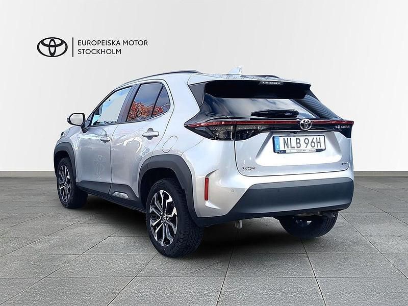 Begagnad Toyota Yaris Hybrid Active 117 HK (86 kW) 2025 Silver