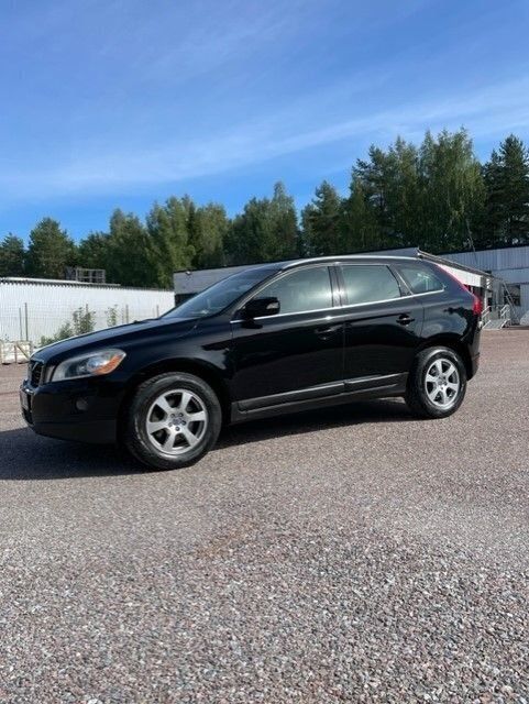 Svart Begagnad 2008 Volvo XC60 Summum SUV | 80 000 kr (Lite dyr) - Bild 1/4