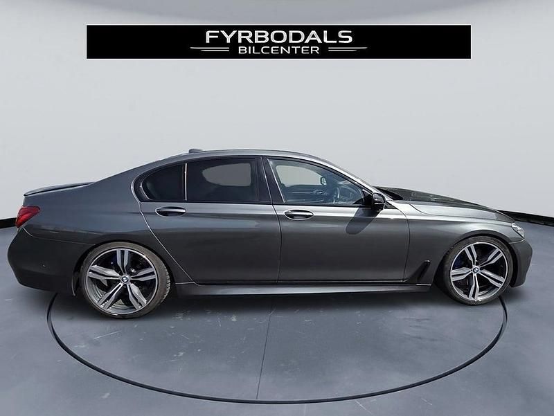 Begagnad BMW 730 M Sport 265 HK (194 kW) 2016 Sedan