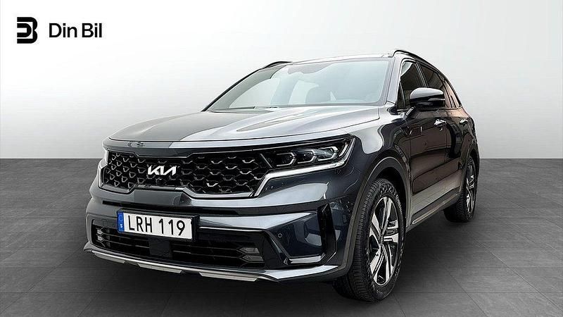 Grå Begagnad 2023 Kia Sorento 2 SUV | 529 000 kr (Lite dyr) - Bild 1/4