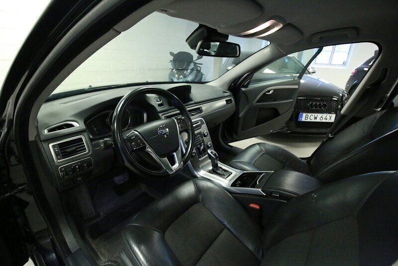 Begagnad Volvo V70 Momentum 164 HK (120 kW) 2013 Svart Kombi
