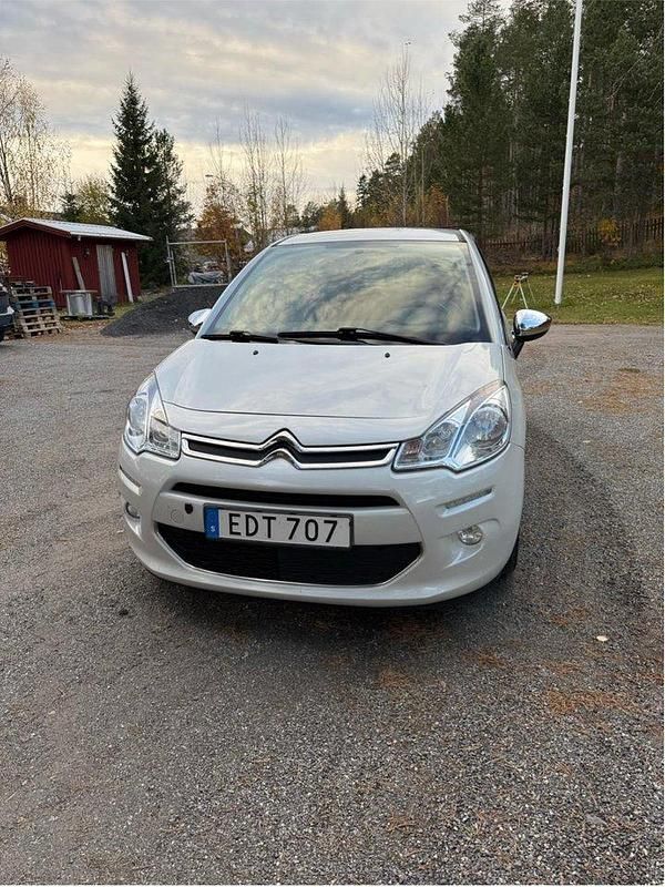 Vit Begagnad 2014 Citroën C3 Halvkombi | 62 000 kr (Lite dyr) - Bild 1/4