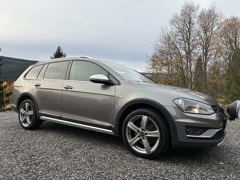 Grå Begagnad 2016 VW Golf Alltrack Kombi | 80 000 kr (Bra pris) - Bild 1/4