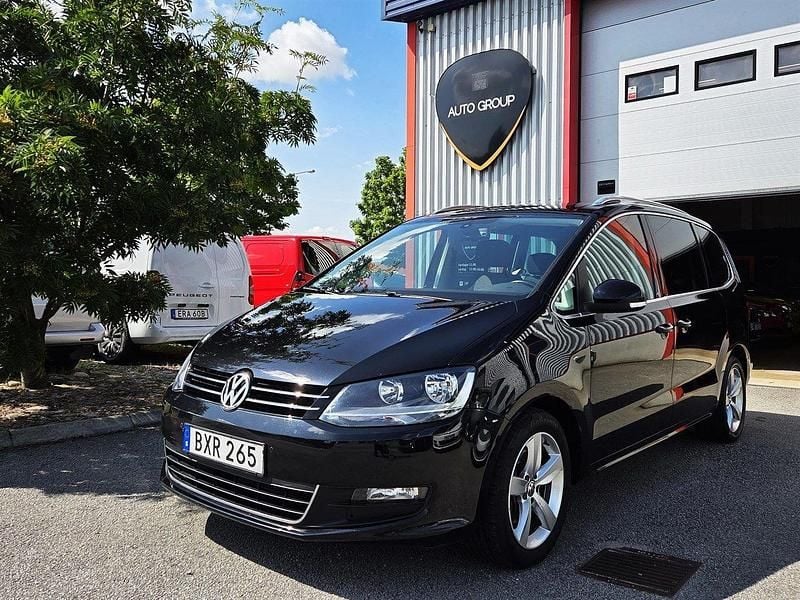 Svart Begagnad 2014 VW Sharan Minibuss | 179 900 kr (Lite dyr) - Bild 1/4