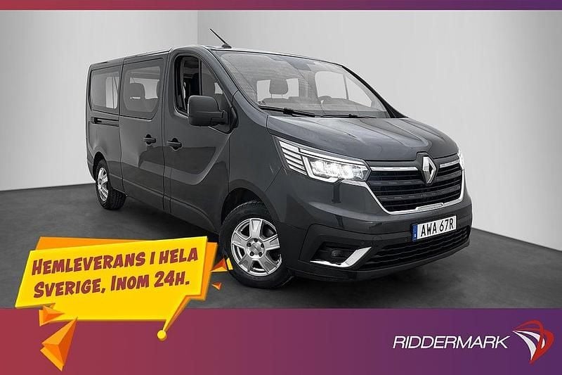 Grå Begagnad 2024 Renault Trafic Minibuss | 439 900 kr (Dyr) - Bild 1/3