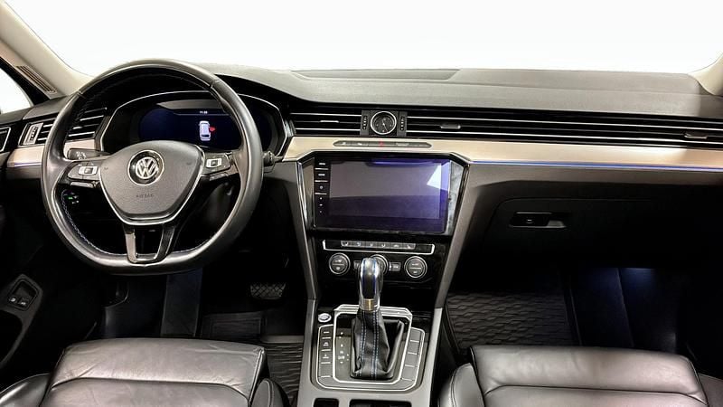 Begagnad VW Passat GTE 116 HK (85 kW) 2018 Svart Kombi