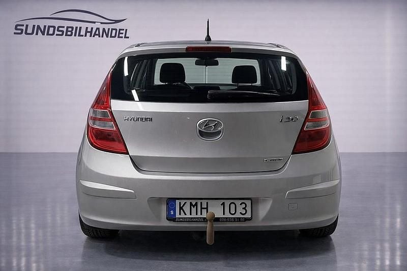 Begagnad Hyundai i30 116 HK (85 kW) 2008 Silver Halvkombi