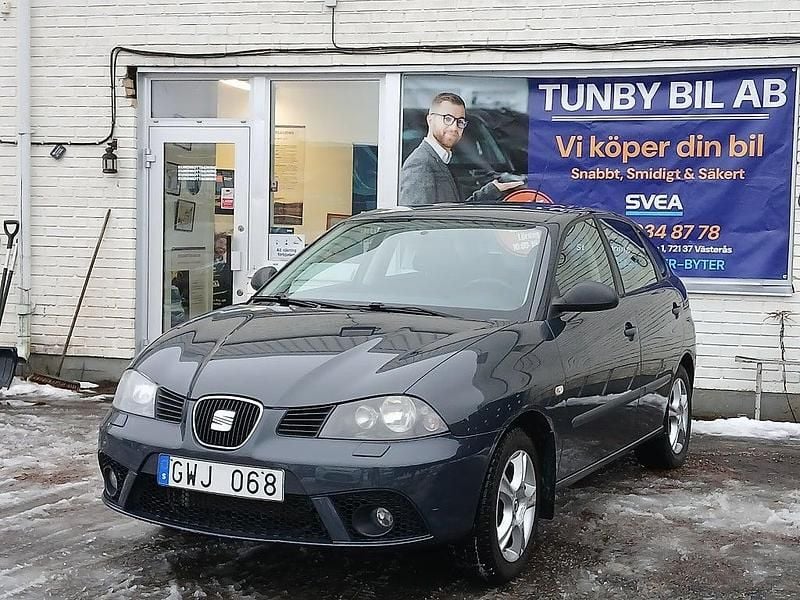 Mörkgrå Begagnad 2008 Seat Ibiza Halvkombi | 32 900 kr (Marknadspris) - Bild 1/4
