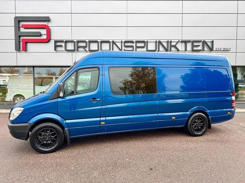 Mörkblå (blå metallic) Begagnad 2007 Mercedes Sprinter Van | 249 000 kr - Bild 1/4