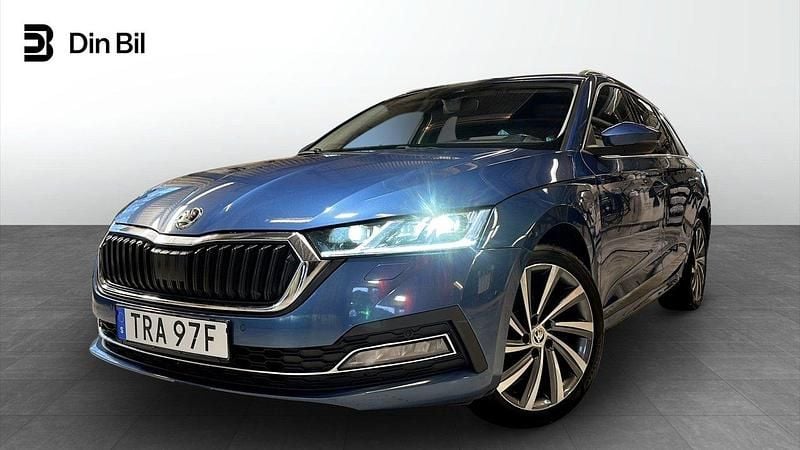 Blå (titan blue metallic) Begagnad 2020 Skoda Octavia Style Kombi | 239 900 kr (Marknadspris) - Bild 1/4