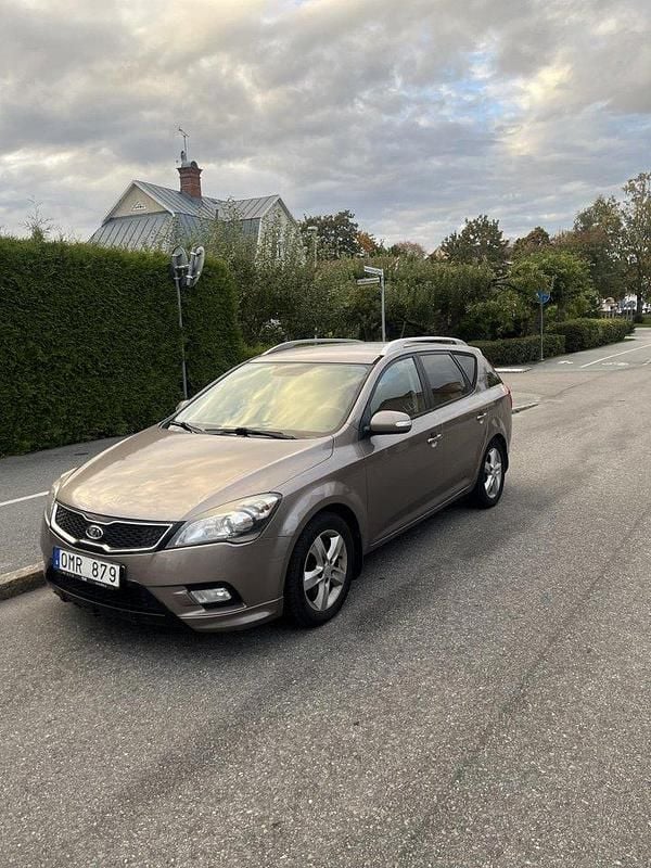 Brun Begagnad 2012 Kia Ceed Sportswagon Kombi | 41 900 kr (Superpris) - Bild 1/4