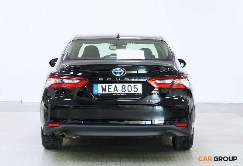 Begagnad Toyota Camry Hybrid Active 218 HK (160 kW) 2022 Svart