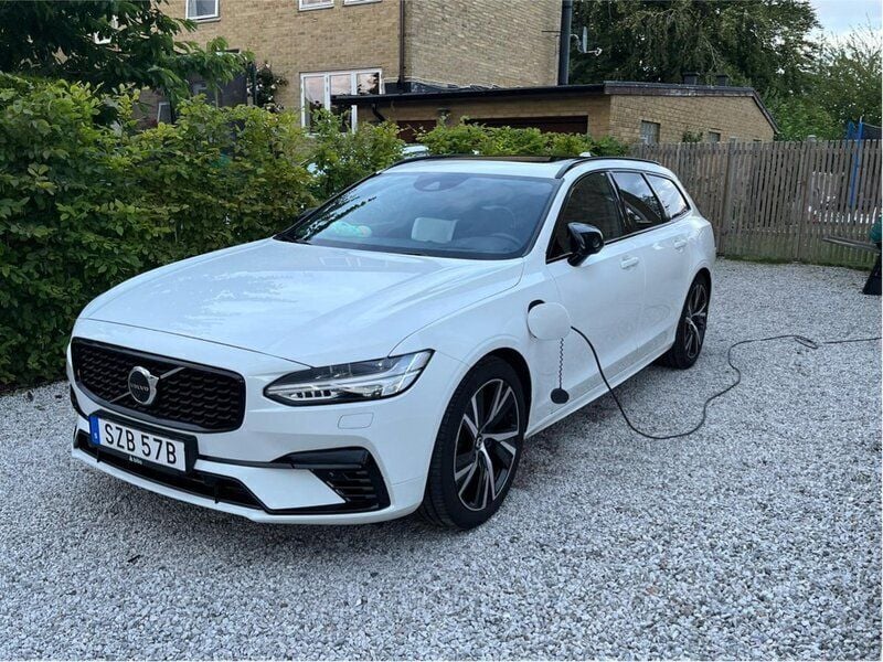 Vit Begagnad 2021 Volvo V90 R-Design Kombi | 399 000 kr (Marknadspris) - Bild 1/1