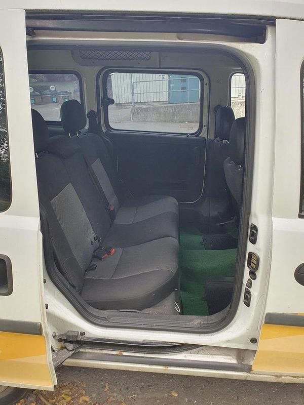 Vit Begagnad 2006 Opel Combo Minibuss | 18 000 kr (Dyr) - Bild 1/4