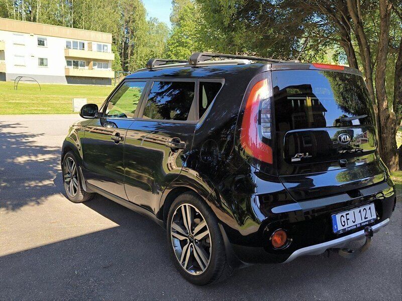 Svart Begagnad 2018 Kia Soul SUV | 145 000 kr (Marknadspris) - Bild 1/4