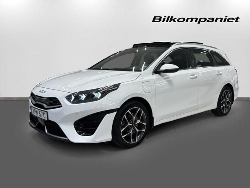 Vit Begagnad 2021 Kia Ceed Sportswagon 2 Kombi | 279 900 kr (Dyr) - Bild 1/4