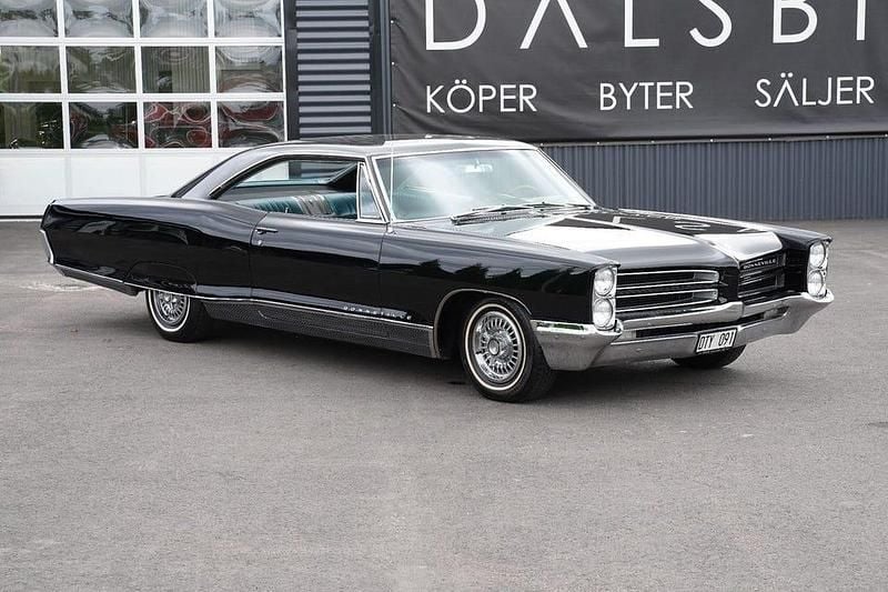 Begagnad Pontiac Bonneville 329 HK (241 kW) 1966 Svart Sedan