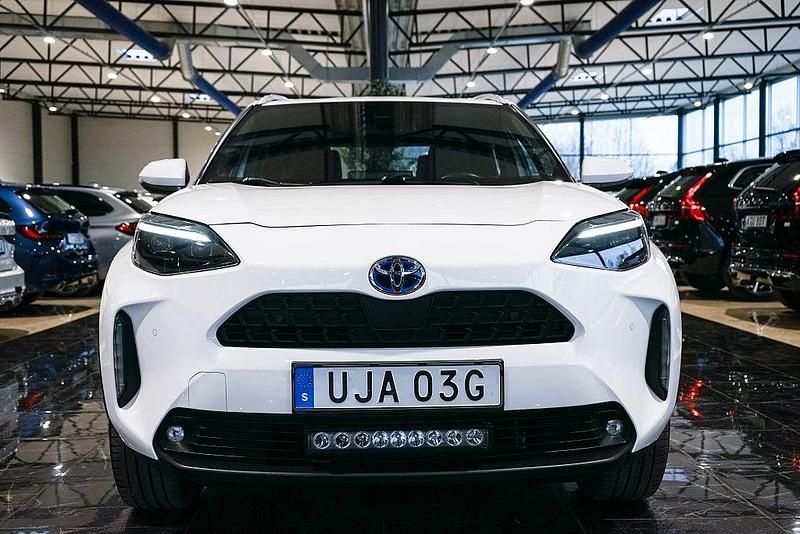 Begagnad Toyota Yaris Cross Active 92 HK (67 kW) 2022 Vit SUV