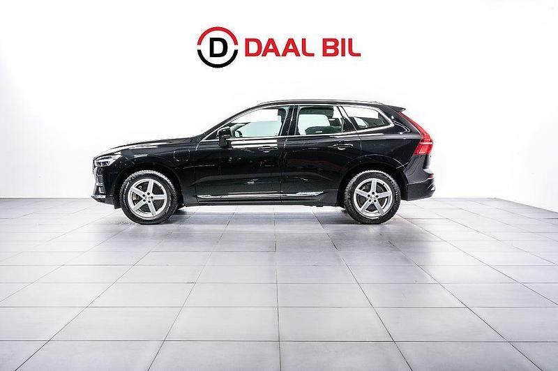 Svart Begagnad 2022 Volvo XC60 Core SUV | 449 700 kr (Superpris) - Bild 1/4