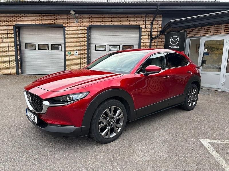 Röd (soul red crystal metallic) Begagnad 2019 Mazda CX-30 SUV | 264 500 kr (Lite dyr) - Bild 1/4