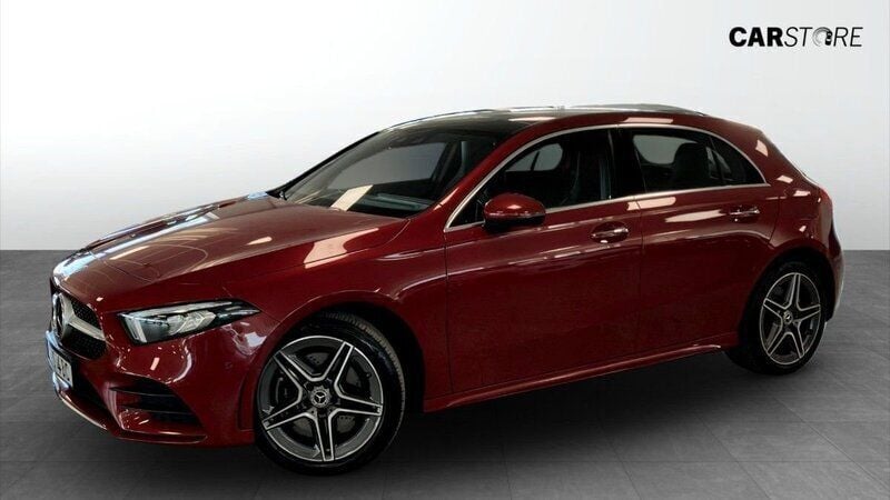 Röd (red) Begagnad 2022 Mercedes A250 AMG Halvkombi | 329 900 kr (Marknadspris) - Bild 1/4
