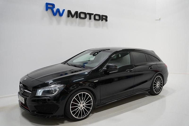 Svart Begagnad 2015 Mercedes CLA250 AMG Sedan | 209 800 kr (Superpris) - Bild 1/4