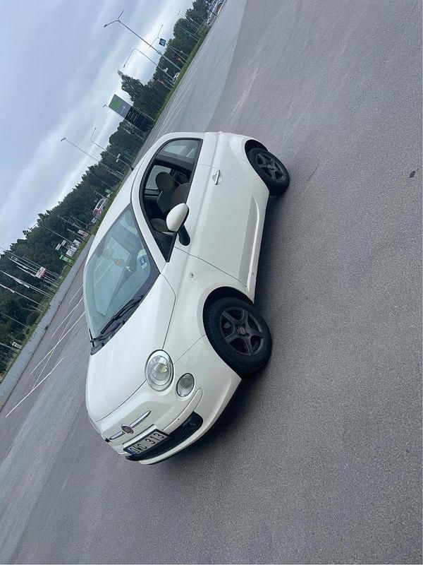 Vit Begagnad 2010 Fiat 500 Pop Halvkombi | 55 999 kr (Bra pris) - Bild 1/4