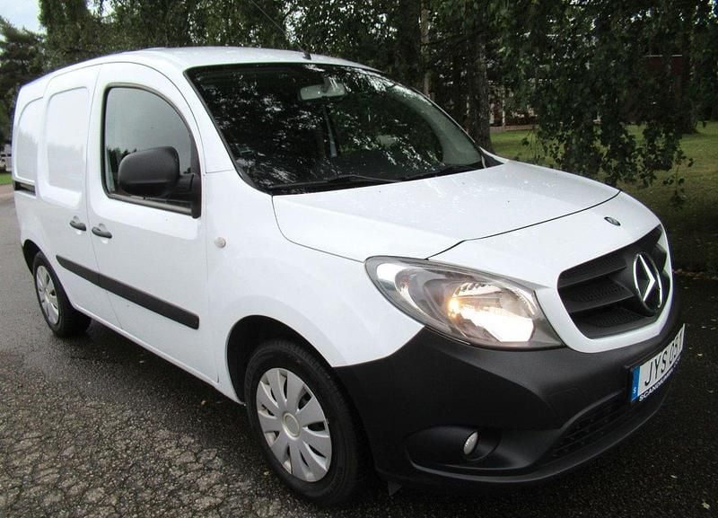 Vit Begagnad 2016 Mercedes Citan 109 Van | 85 000 kr (Marknadspris) - Bild 1/4