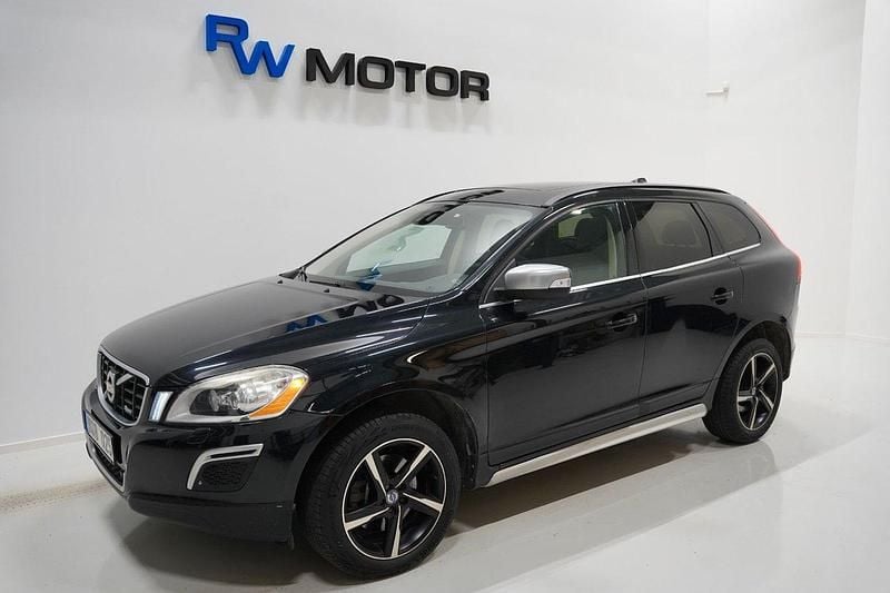 Svart Begagnad 2012 Volvo XC60 R-Design SUV | 128 900 kr (Bra pris) - Bild 1/4