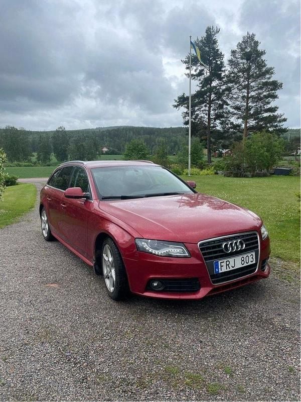 Röd Begagnad 2010 Audi A4 Kombi | 65 000 kr (Bra pris) - Bild 1/4
