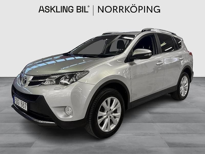 Silver Begagnad 2013 Toyota RAV4 Active SUV | 179 000 kr (Marknadspris) - Bild 1/4