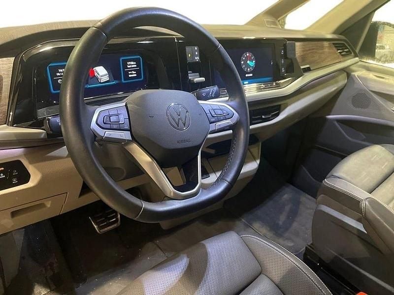 Begagnad VW Multivan Style 245 HK (180 kW) 2025 Silver Van