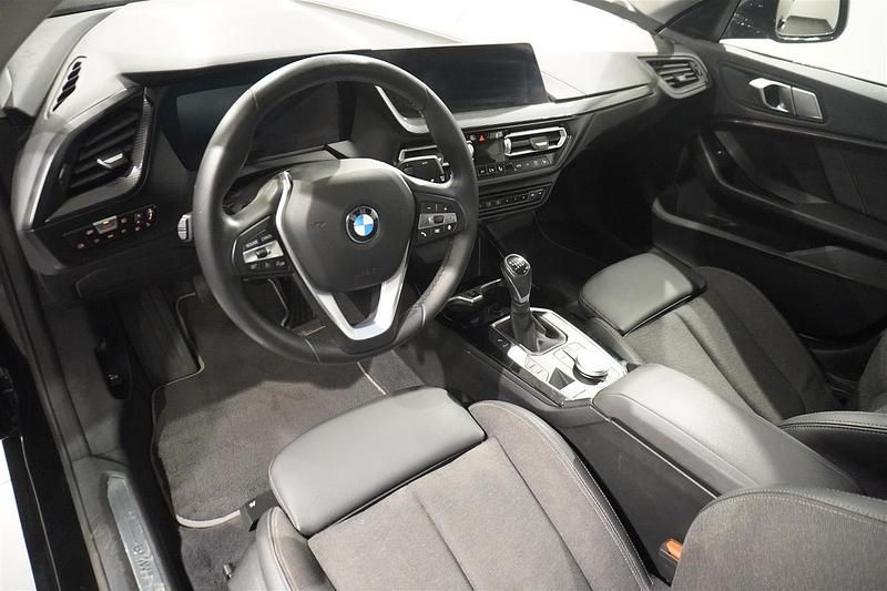 Begagnad BMW 218 Sport Line 136 HK (100 kW) 2021 Svart Sedan
