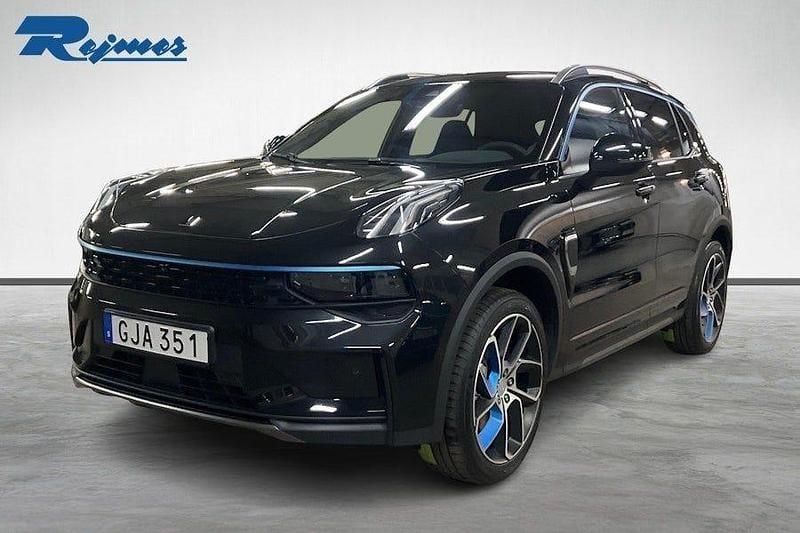 Svart metallic Begagnad 2023 Lynk & Co 01 SUV | 299 800 kr - Bild 1/4