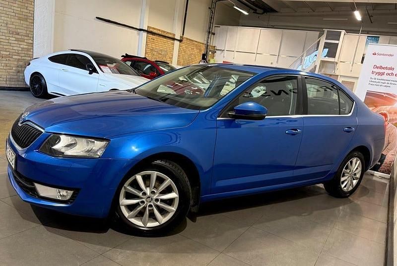 Begagnad Skoda Octavia Ambition 105 HK (77 kW) 2013 Blå Halvkombi