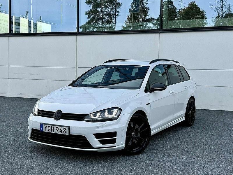 Vit Begagnad 2016 VW Golf VII R Kombi | 229 900 kr (Marknadspris) - Bild 1/4