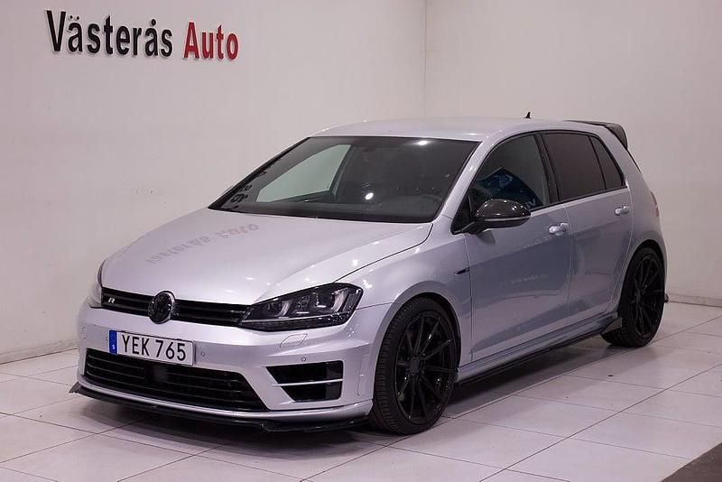 Begagnad VW Golf VII R 301 HK (221 kW) 2016 Silver Halvkombi