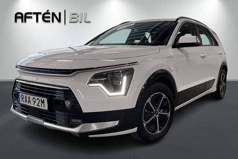 Vit Begagnad 2022 Kia Niro Advance SUV | 319 000 kr (Marknadspris) - Bild 1/3