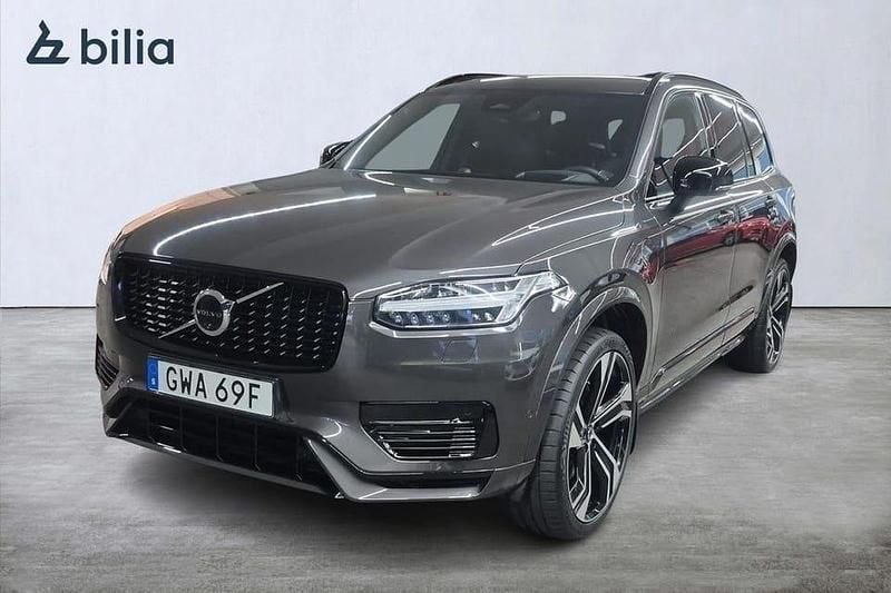 Grå Begagnad 2025 Volvo XC90 Ultra SUV | 739 000 kr - Bild 1/3