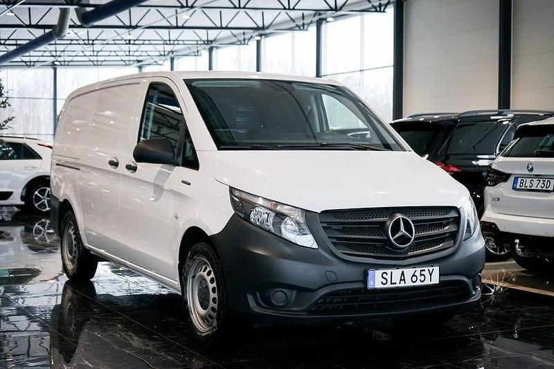Begagnad Mercedes e-Vito 85 kW (116 HK) 2022 Vit Minibuss