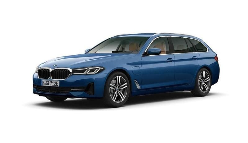 Blå Begagnad 2021 BMW 530e Sport Line Kombi | 329 500 kr (Marknadspris) - Bild 1/2