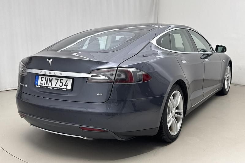 Begagnad Tesla Model S 278 kW (378 HK) 2014 Grå Halvkombi