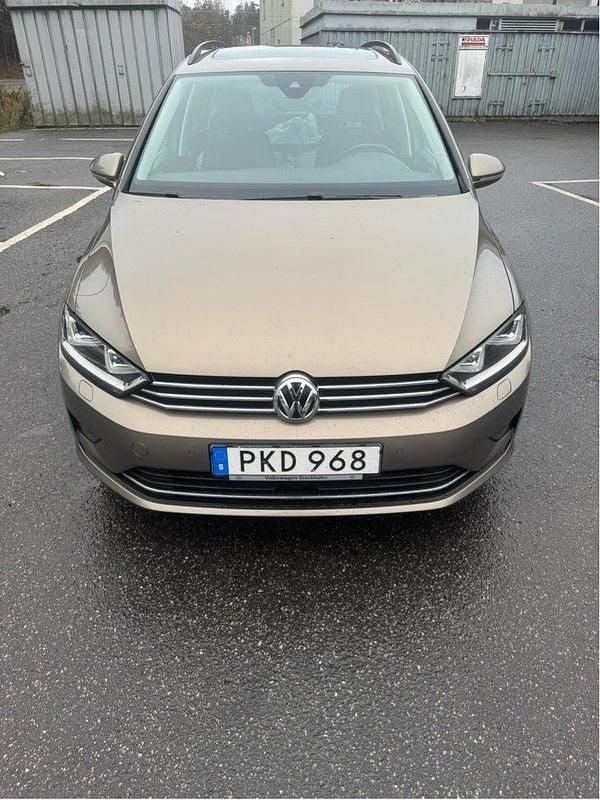 Brun Begagnad 2017 VW Golf VII Halvkombi | 139 000 kr (Bra pris) - Bild 1/4