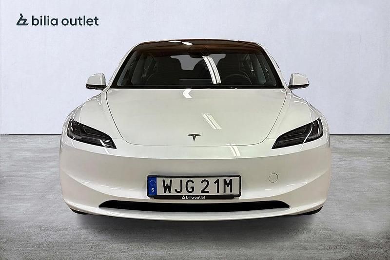 Begagnad Tesla Model 3 Long Range AWD 366 kW (498 HK) 2023 Vit Sedan