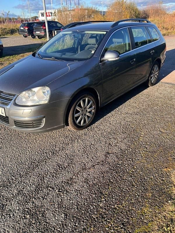 Begagnad VW Golf VI 140 HK (102 kW) 2008 Halvkombi