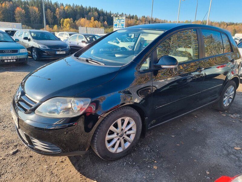 Svart Begagnad 2007 VW Golf Plus Design Minibuss | 67 500 kr - Bild 1/4