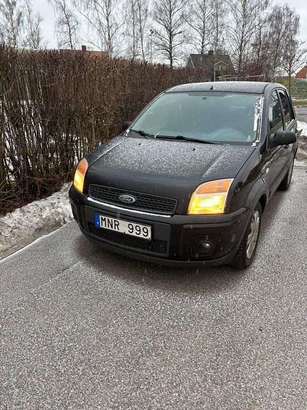 Svart Begagnad 2009 Ford Fusion | 19 000 kr (Marknadspris) - Bild 1/4