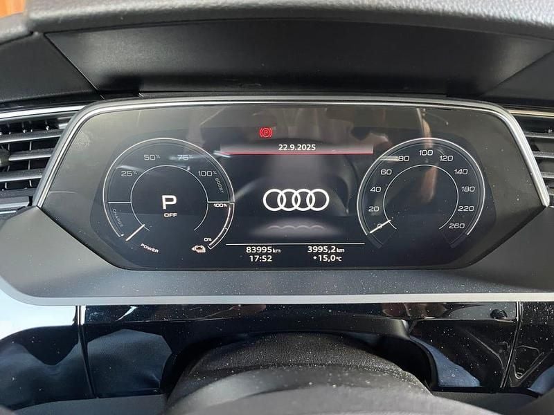 Begagnad Audi e-tron 300 kW (408 HK) 2022 SUV