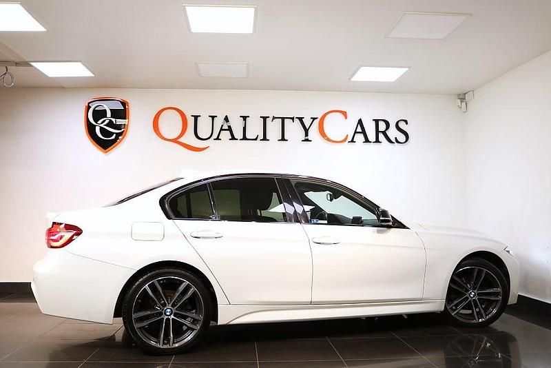 Begagnad BMW 330 M Sport 252 HK (185 kW) 2017 Vit Sedan