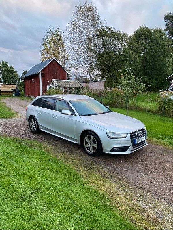 Silver Begagnad 2013 Audi A4 Kombi | 80 000 kr (Marknadspris) - Bild 1/4
